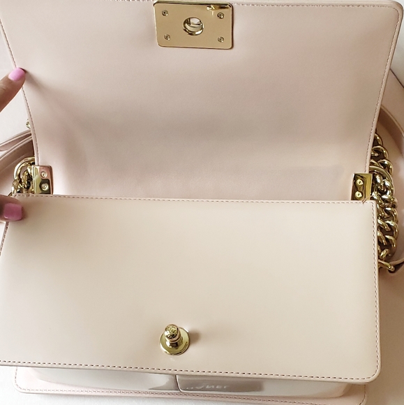 Chanel Medium Boy Bag - Picture 8 of 13